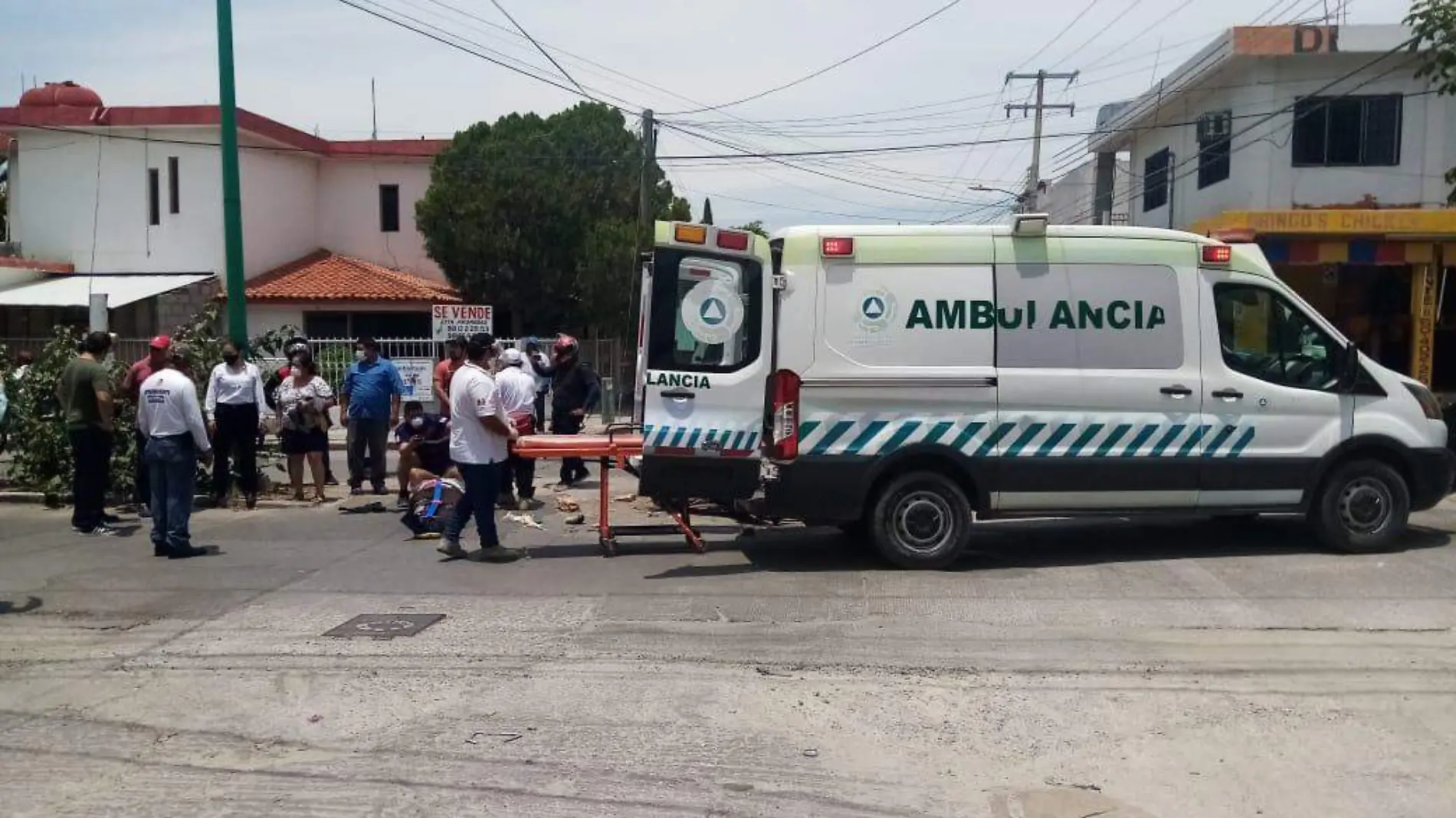 Accidente motociclistas embestido